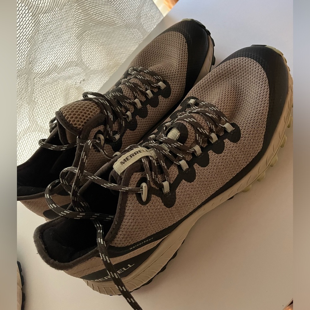 Merrell Woman’s Bravada Hiking Shoes soft toe